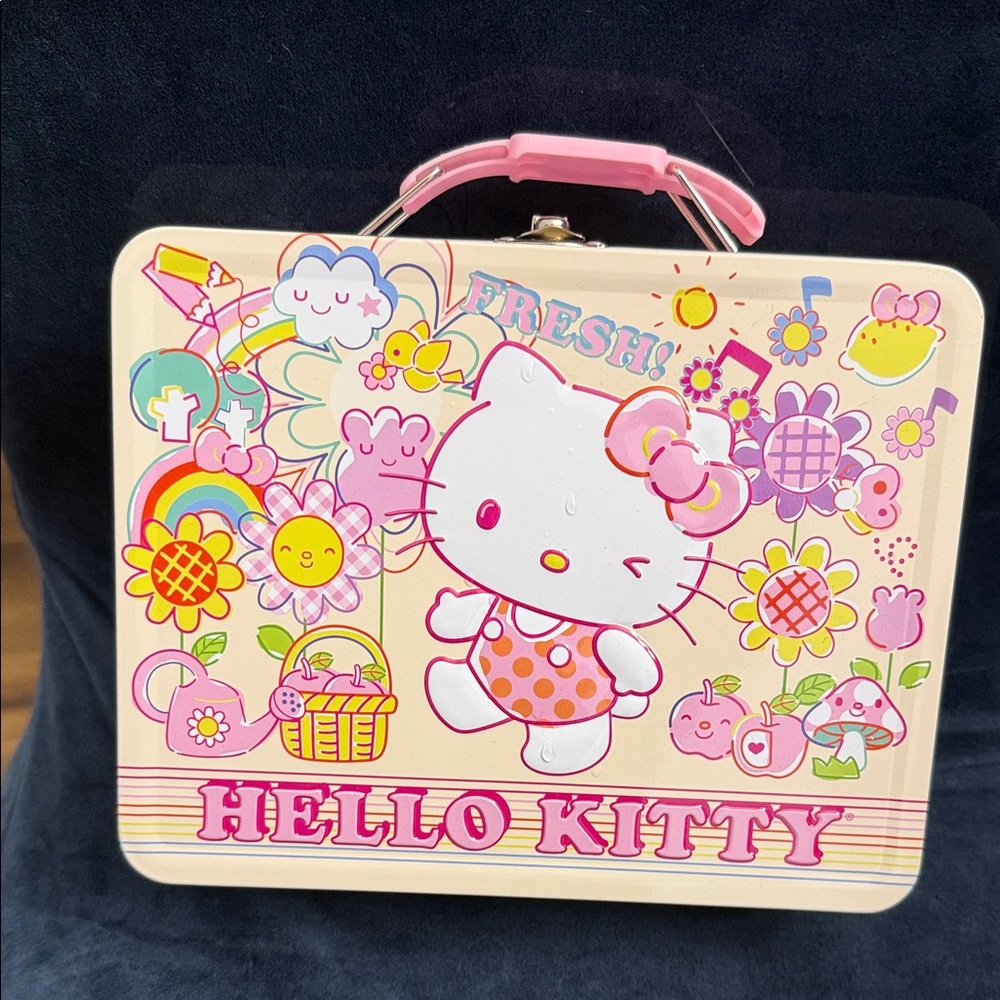 Sanrio Hello Kitty Tin Lunchbox in Pink and Cream